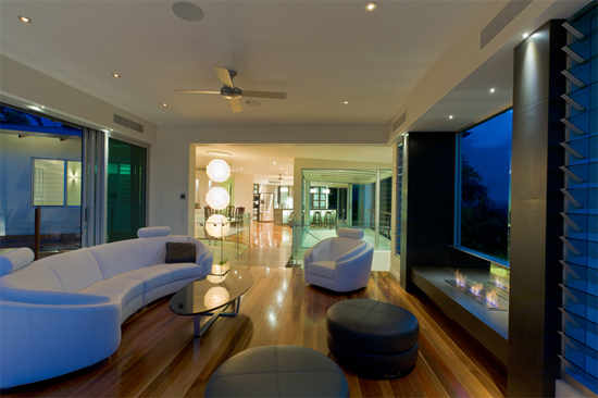 chris-clout-design-rusco-leather-sofa-5